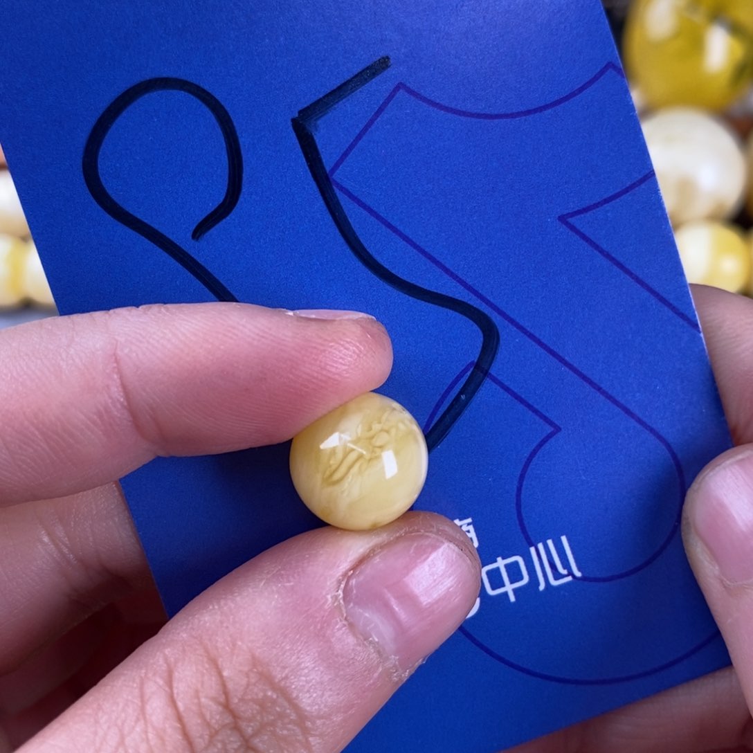 蜜蜡裸石未镶嵌杰***?蜜蜡