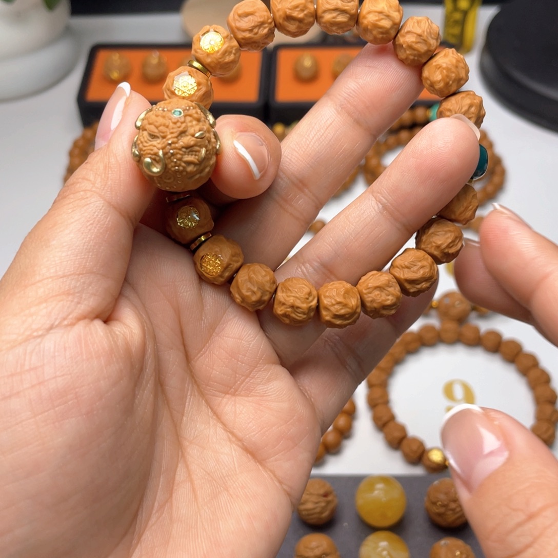 亮***哦手串猴头核桃龙蛇➕四标➕一念像