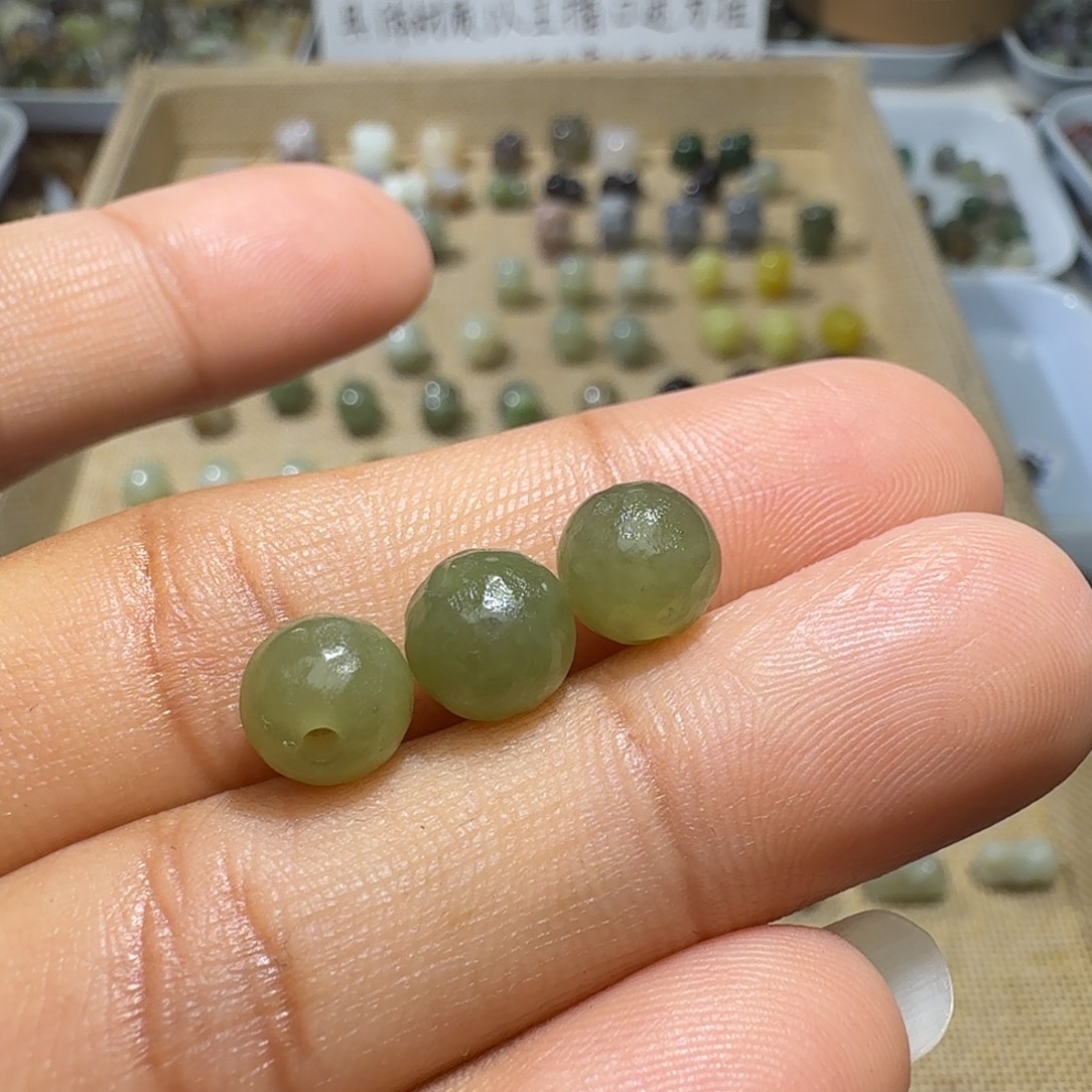 和田玉未镶嵌珠宝奇石