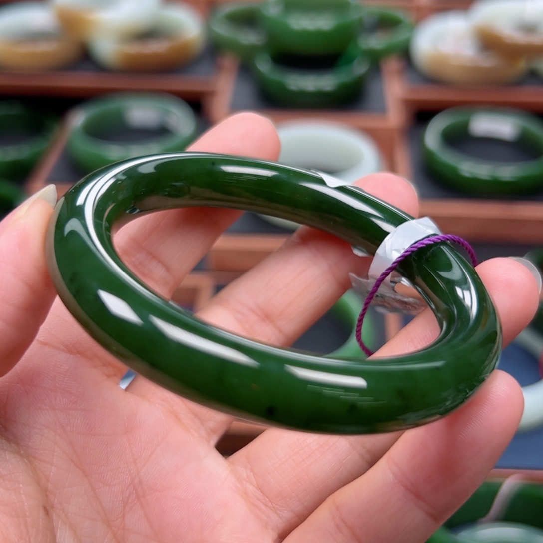 未镶嵌手镯和田玉（碧玉）