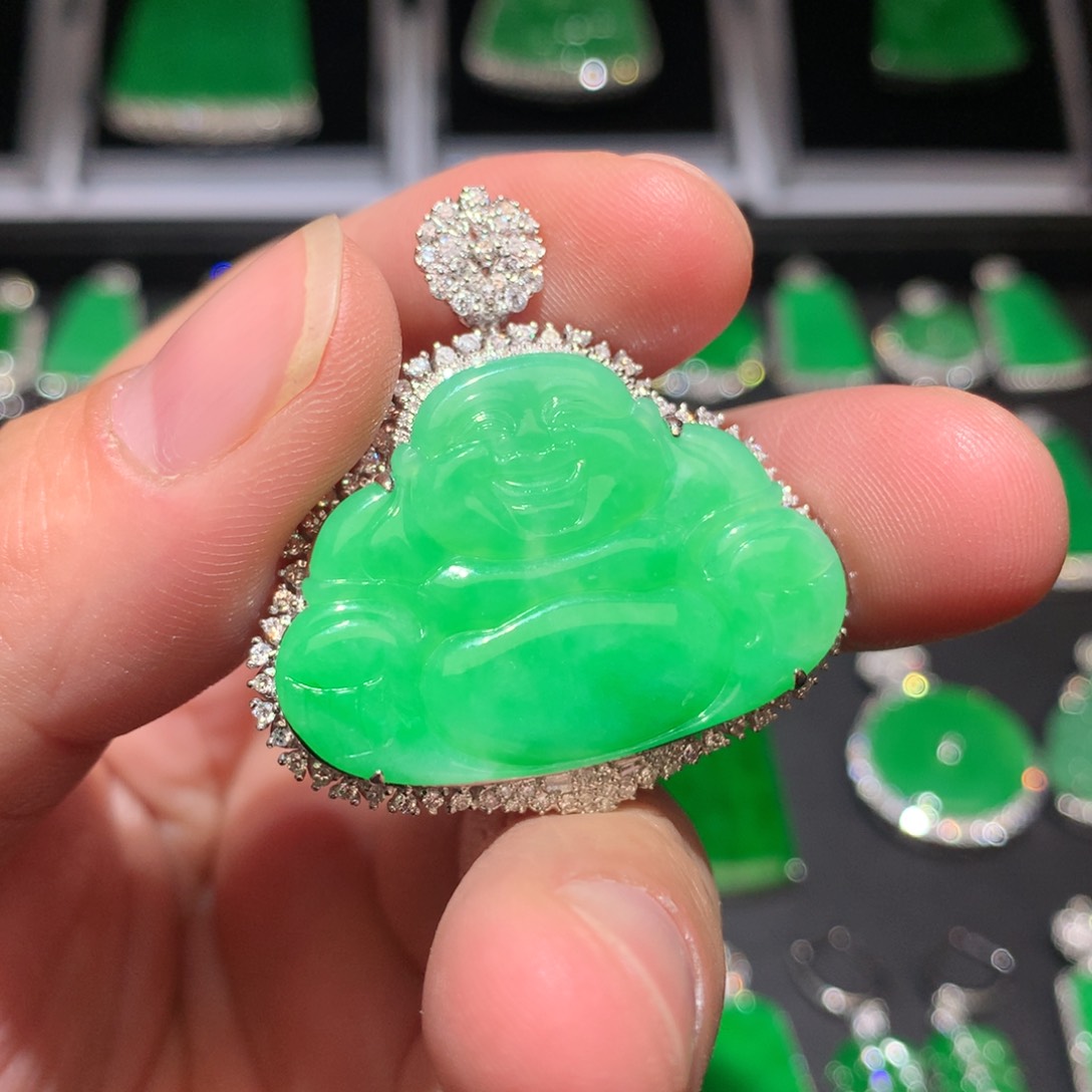 翡翠颈饰18K金镶嵌翡翠