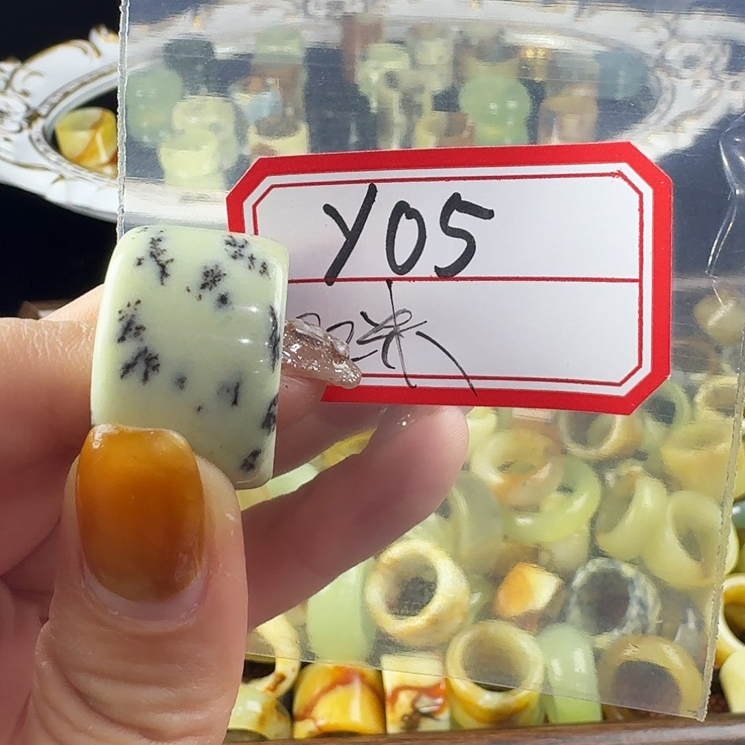 L***晚蛇纹石玉合金戒指