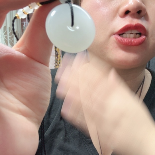 石英质玉未镶嵌颈饰