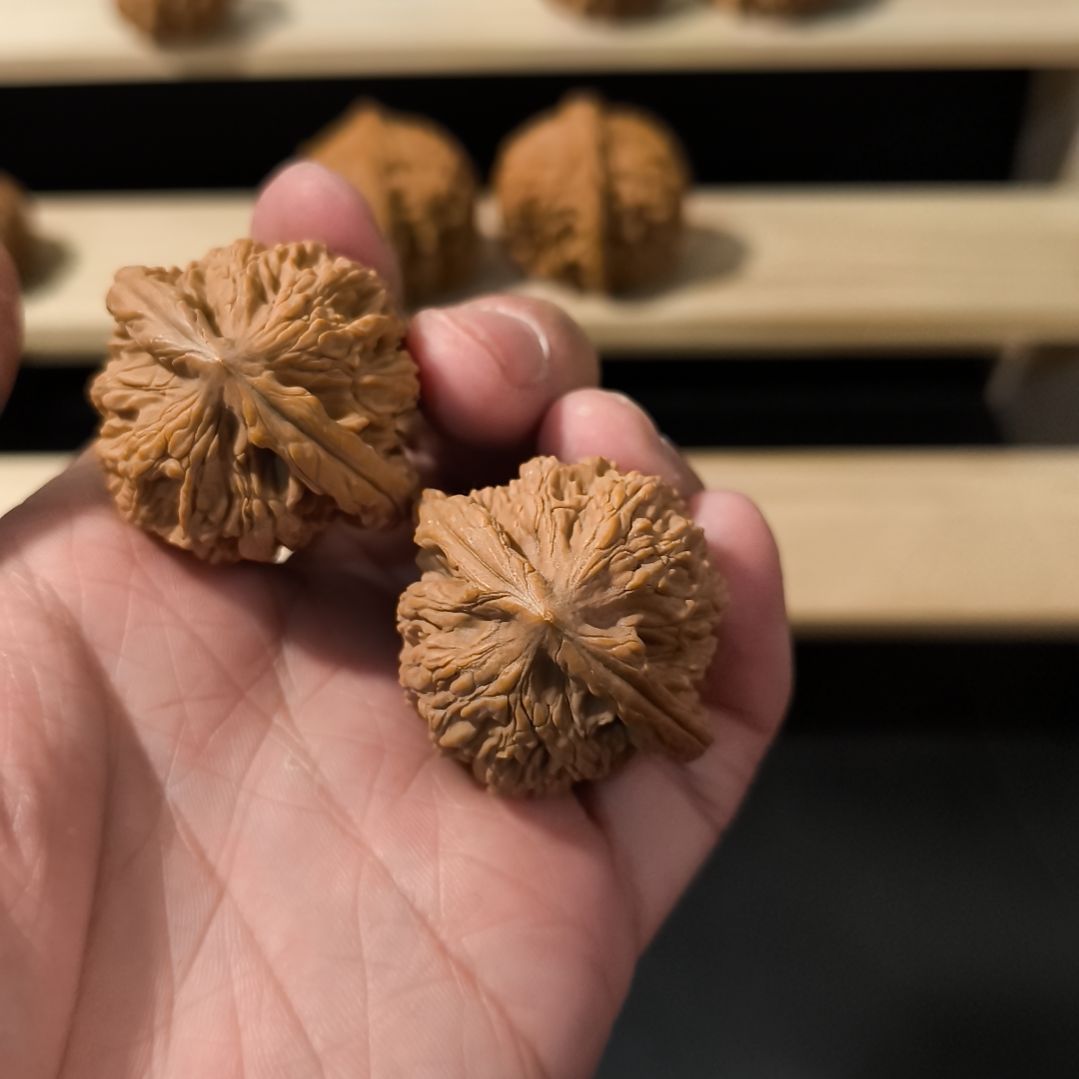 文玩核桃吊坠39虎头