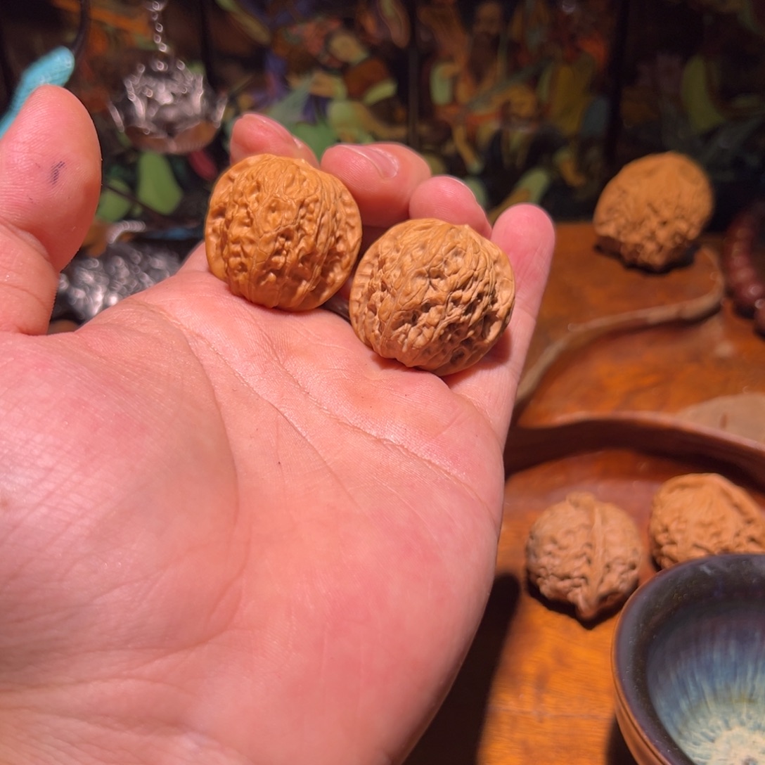 文玩核桃吊坠32的全品手捻磨盘，练手小正磨