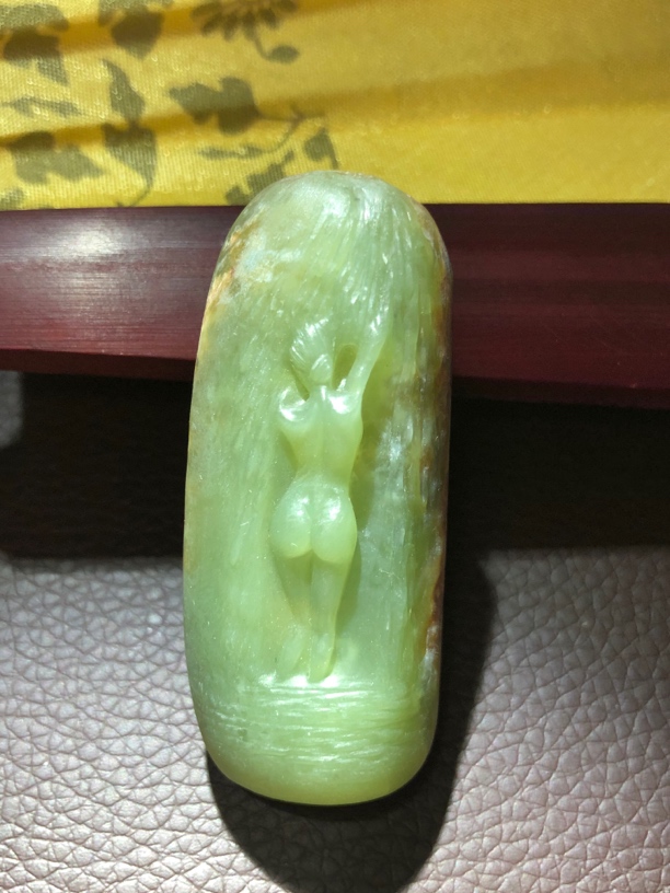 河磨玉段树林美女吊坠挂件