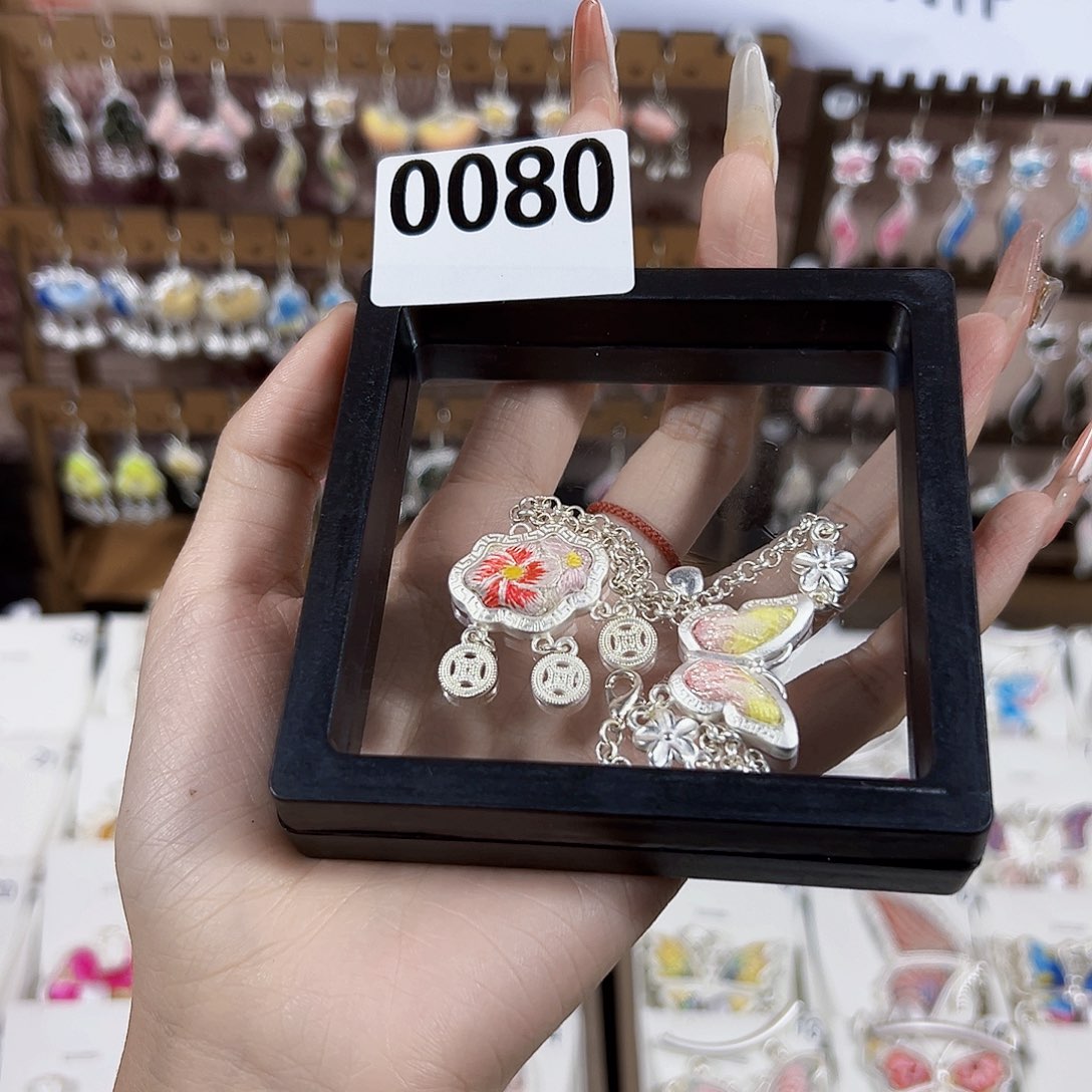 织绣手工刺绣手链加吊坠