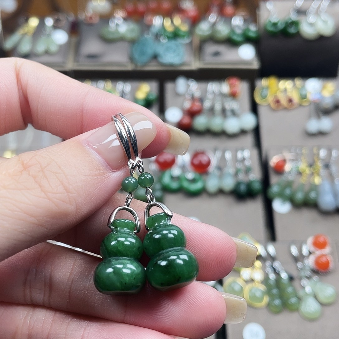 和田玉银S925镶嵌耳饰