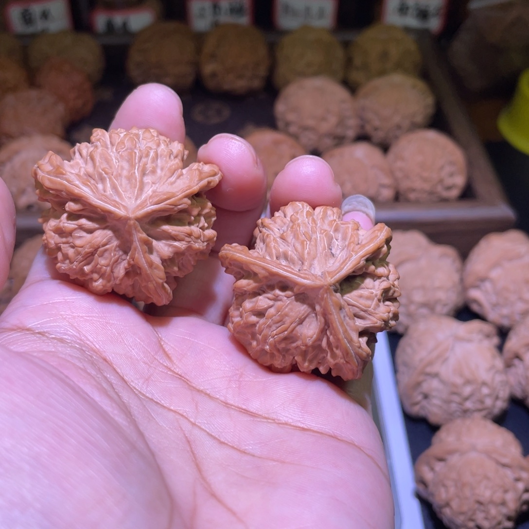 把件文玩核桃三棱 