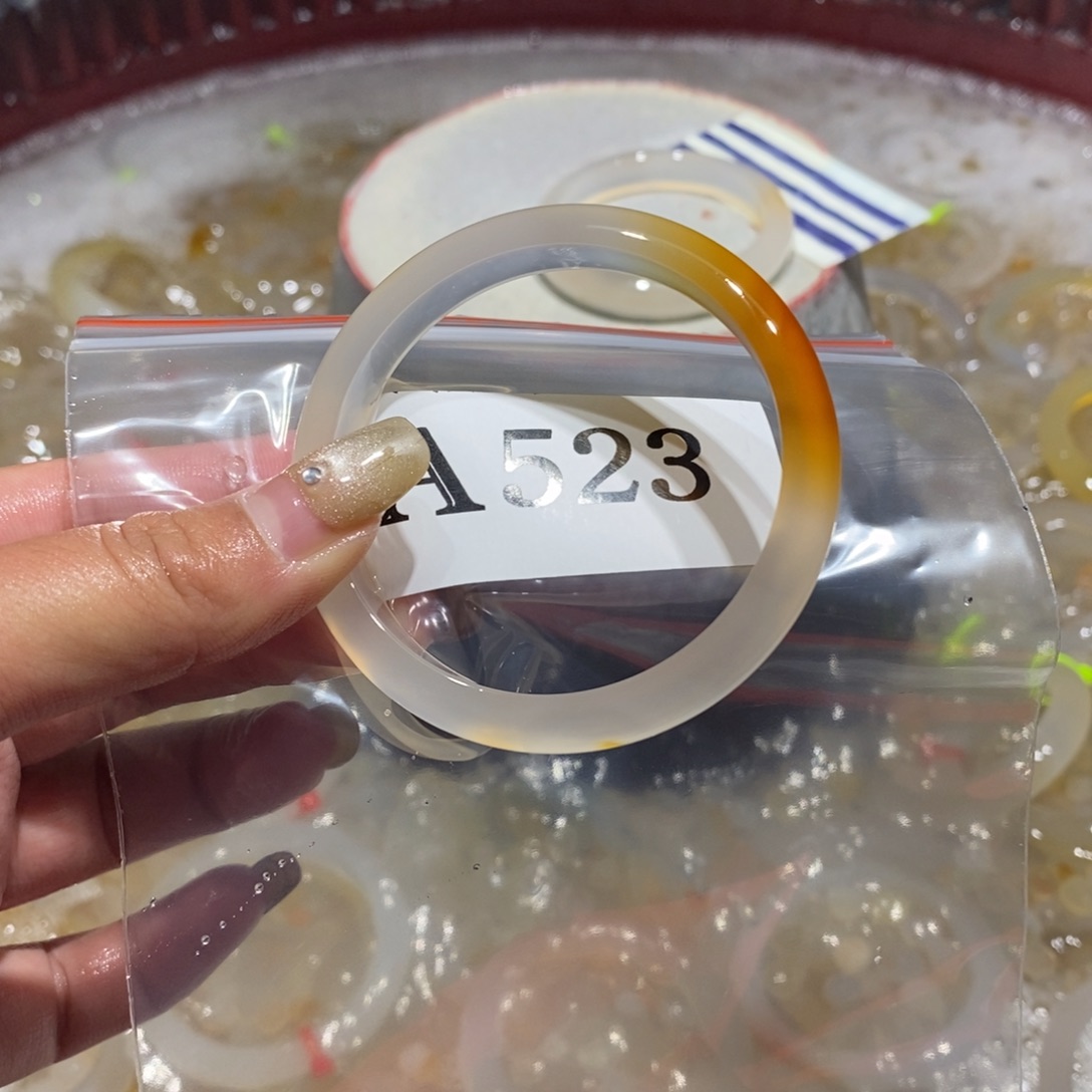 ****半玛瑙/玉髓未镶嵌手镯