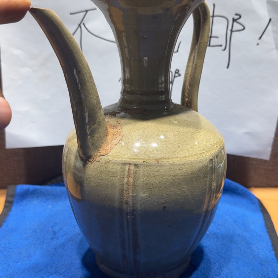 陶其他漂亮的小瓷瓶子