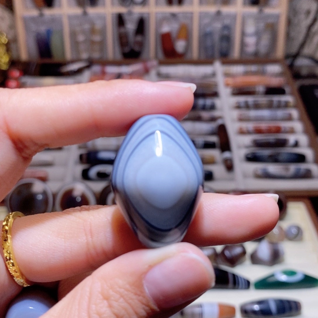 玛瑙/玉髓颈饰未镶嵌澄***?