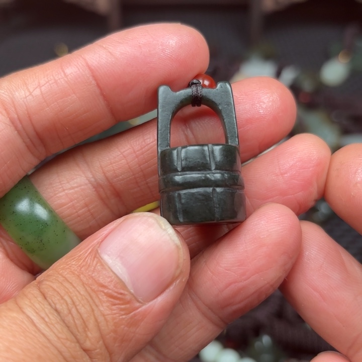 和田玉吊坠未镶嵌