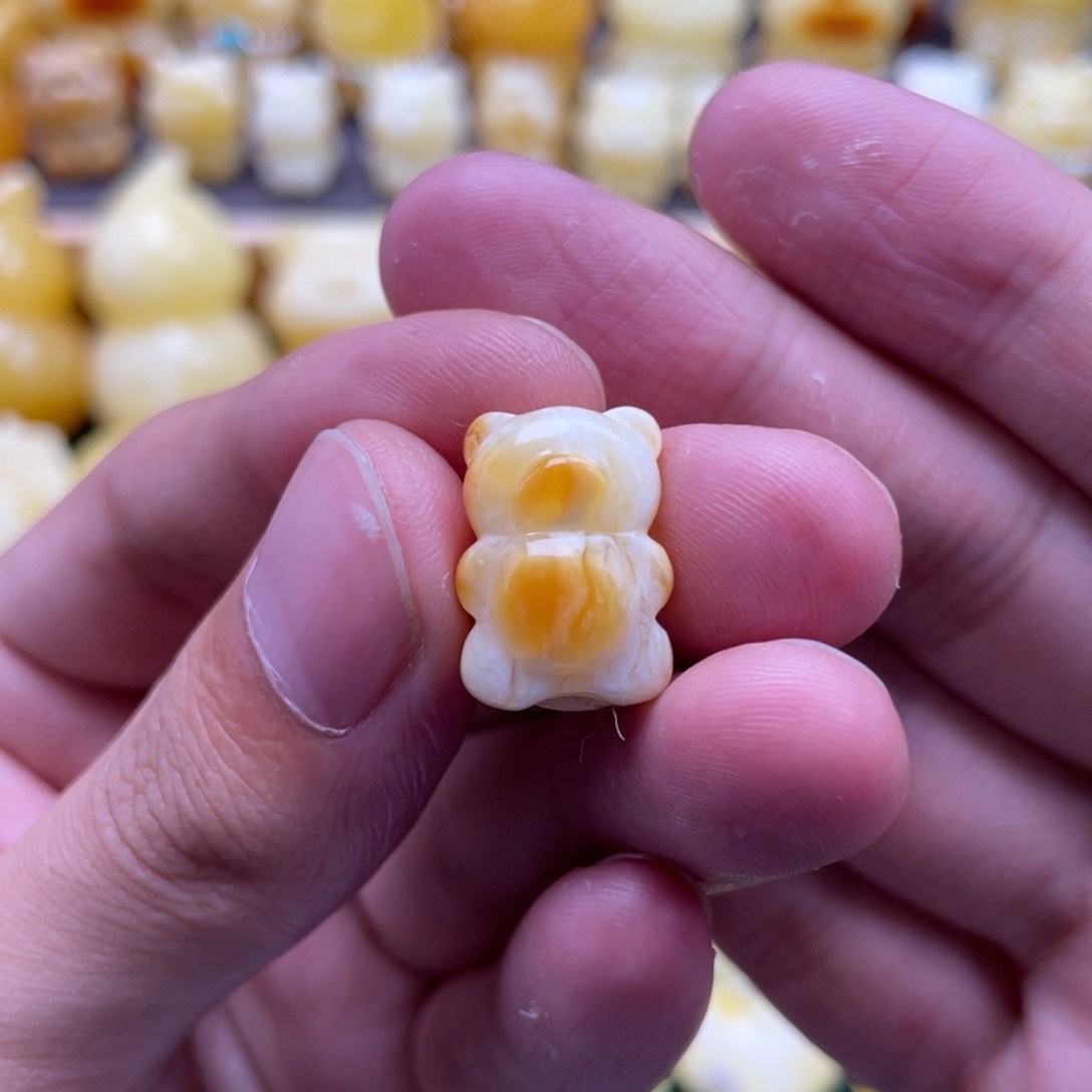 琥珀未镶嵌裸石蜜蜡