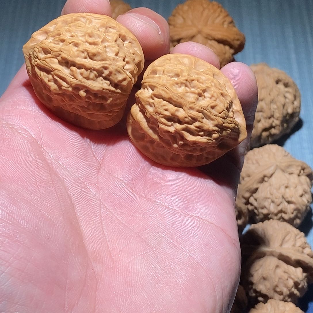 桃核吊坠六*子37全品金牛