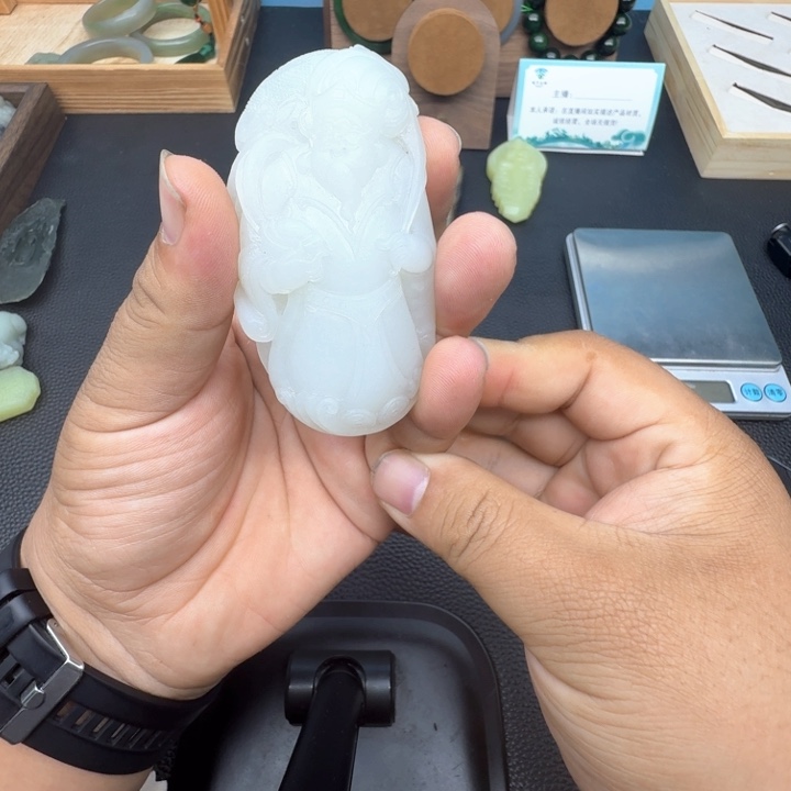 颈饰未镶嵌和田玉D****s