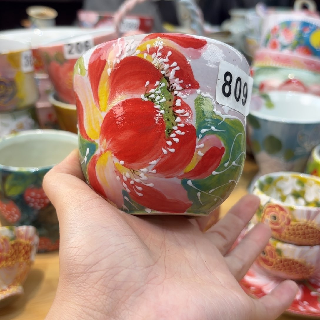 瓷片兔兔盖茨。兔兔好