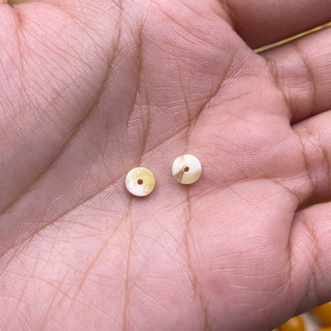 琥珀珠宝奇石未镶嵌牧*人