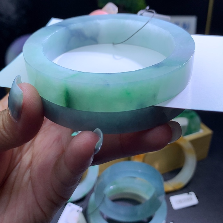 未镶嵌翡翠手镯定制翡翠