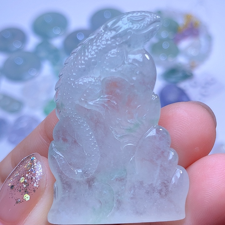 翡翠裸石高冰飘彩蜥蜴