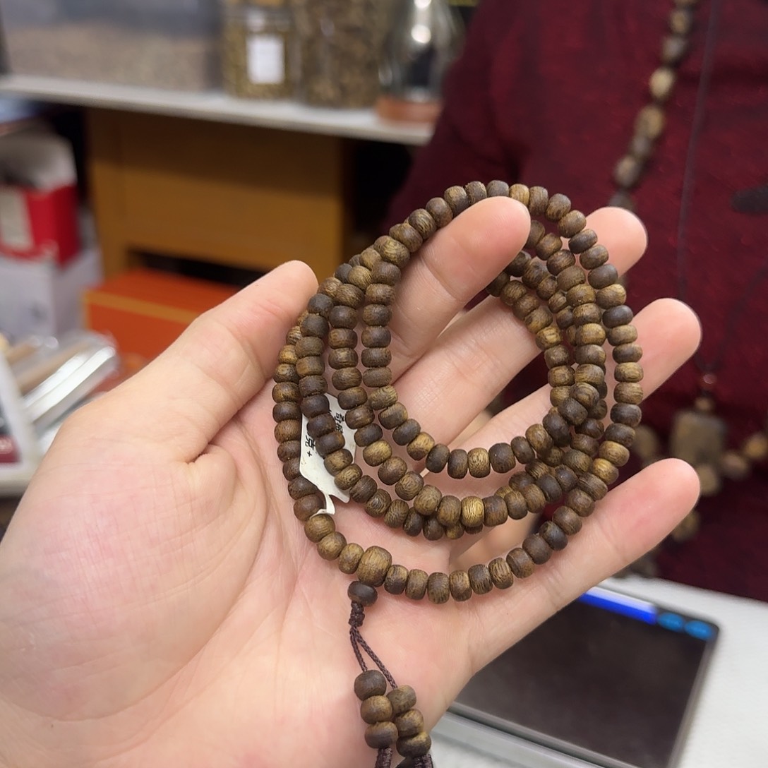沉香木手串白棋虫漏多圈 0.6-13 克多样性发一