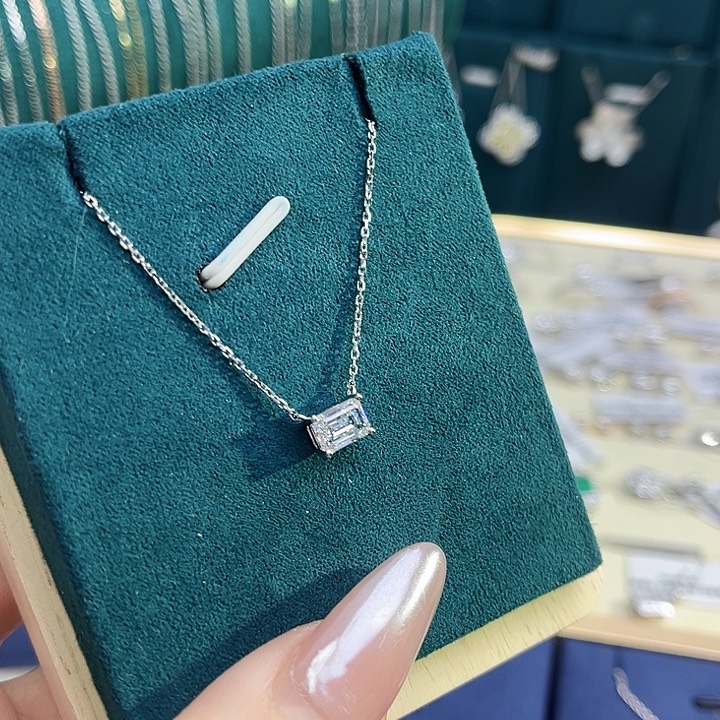 实验室培育钻石铂Pt950镶嵌祖母切一克拉项链