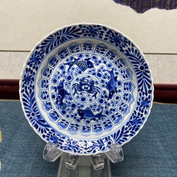 飞皮｜清光绪【鱼虾蟹】青花花口盘42/古玩/KC20241219025