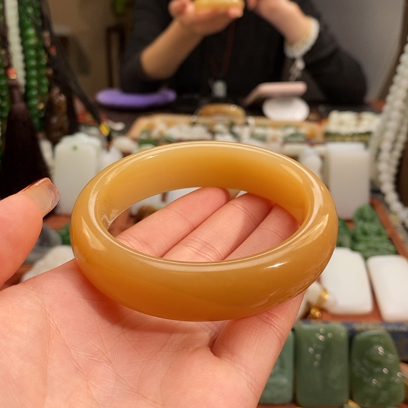 【闪购商品】吊坠(不含链)未镶嵌和田玉手镯57.6