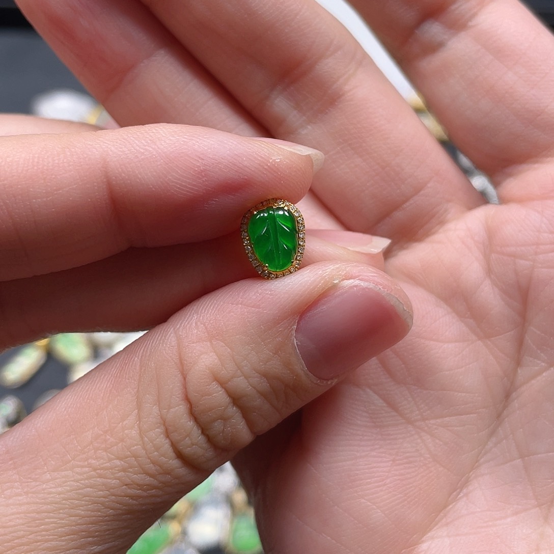 翡翠颈饰18K金镶嵌✨****✨天然翡翠18kA货