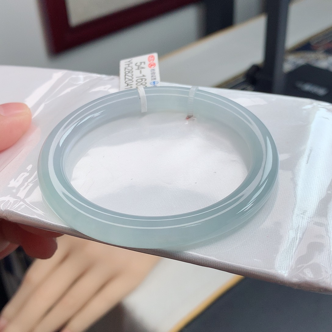 翡翠手镯未镶嵌1号