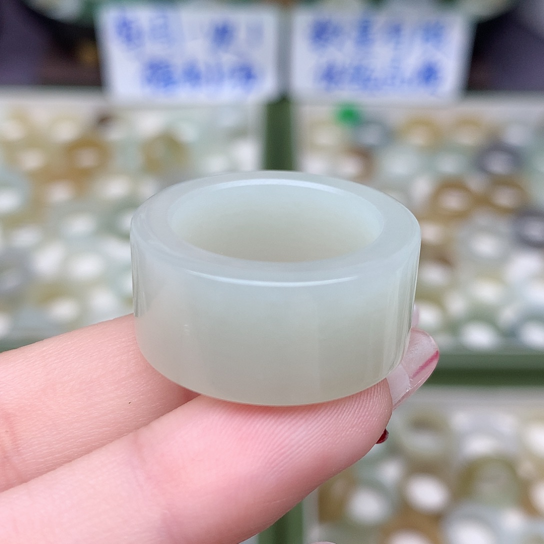 未镶嵌戒指和田玉20