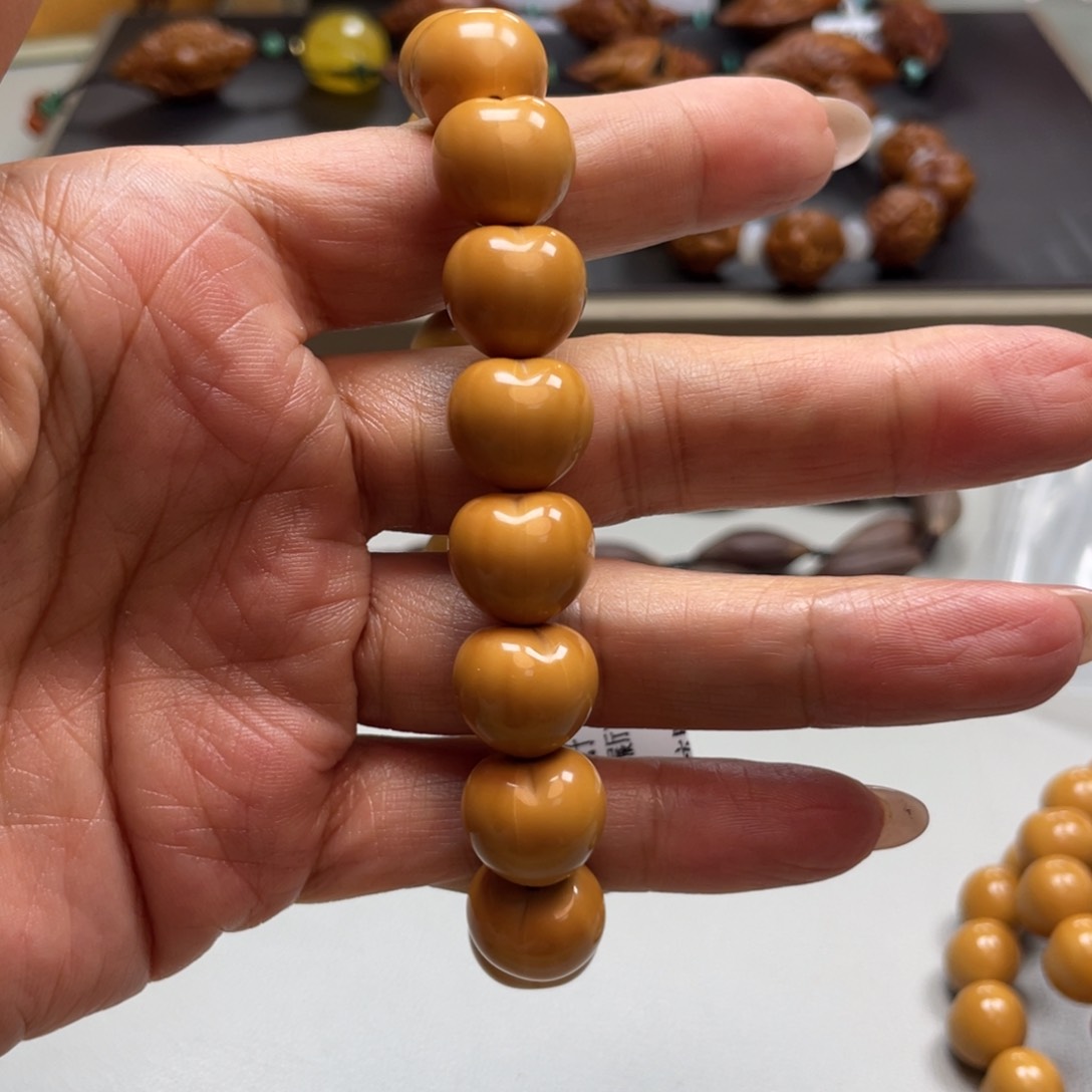 吊坠橄榄核猴头桃子