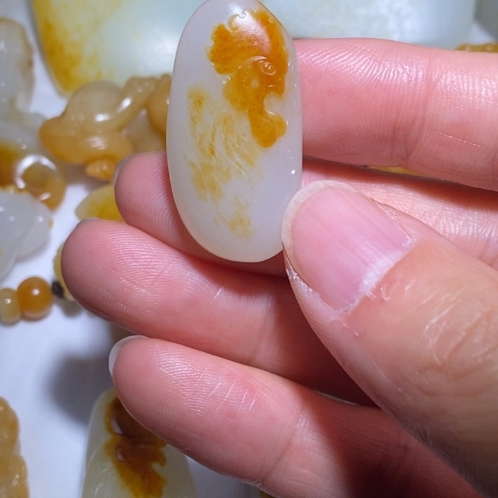 瑞***语未镶嵌和田玉车挂