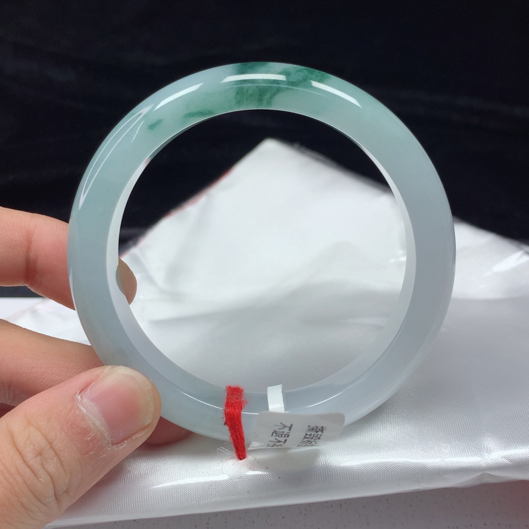 翡翠手镯（圆镯）未镶嵌58.5