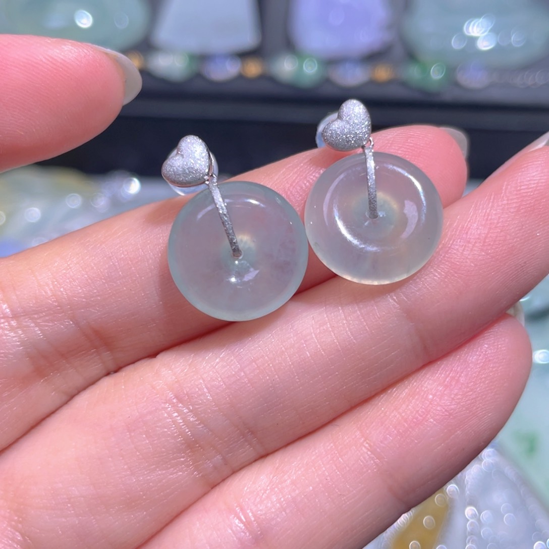 颈饰18K金镶嵌翡翠翡翠