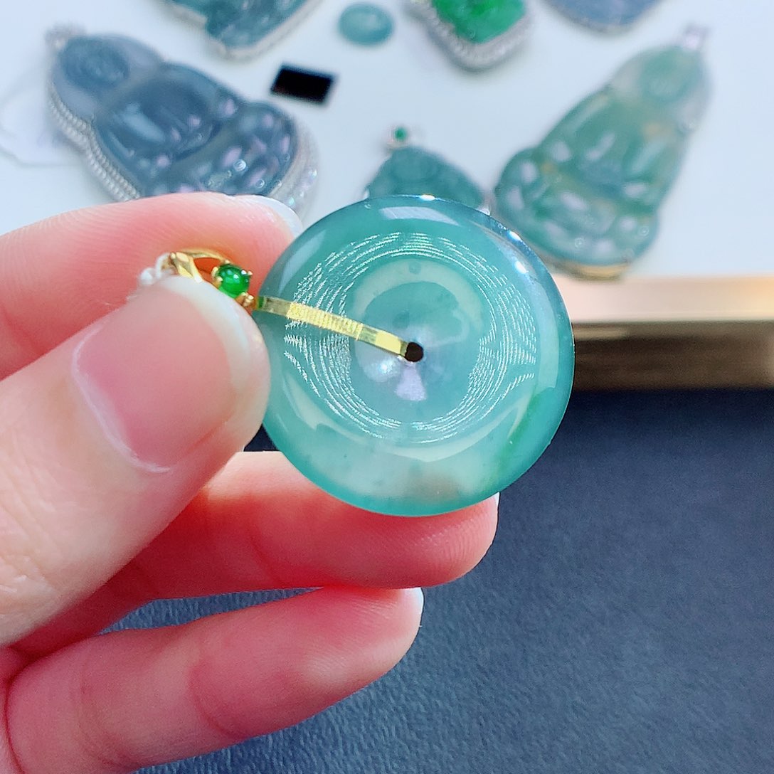 翡翠颈饰18K金镶嵌翡翠