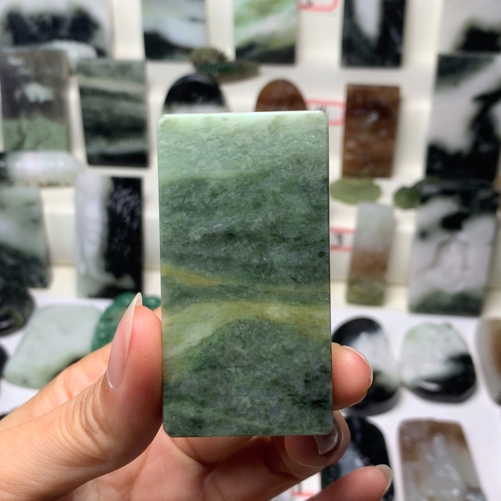 独山玉未镶嵌颈饰