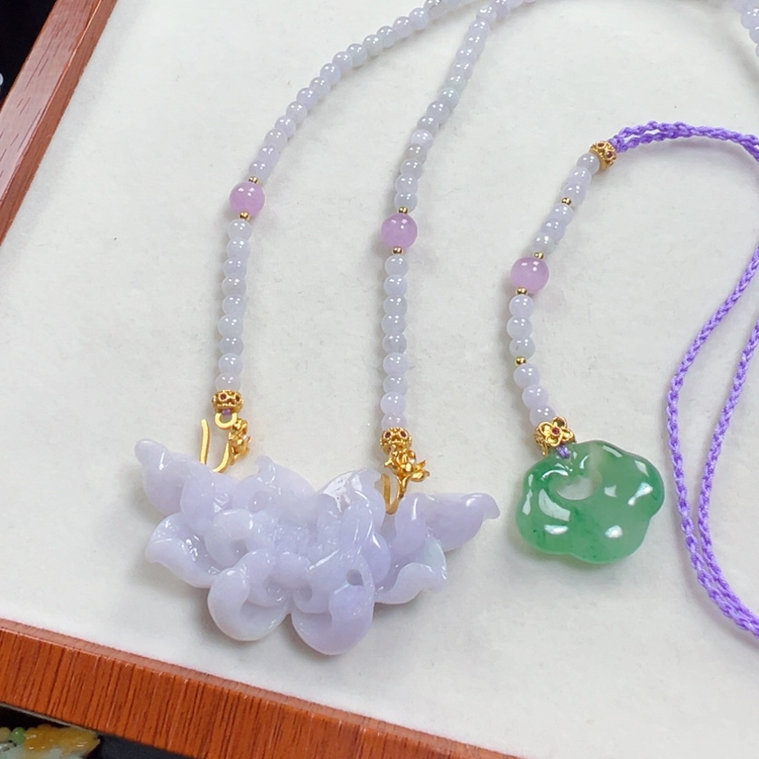 翡翠未镶嵌毛衣链紫翡莲花