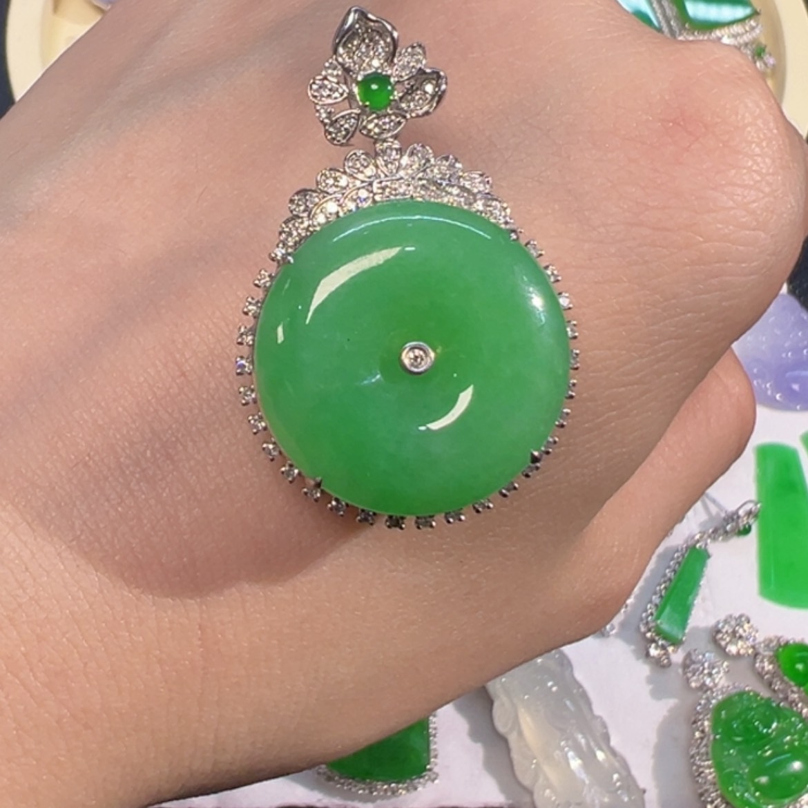 【闪购商品】翡翠吊坠(不含链)18K金镶嵌缅甸翡翠平安扣