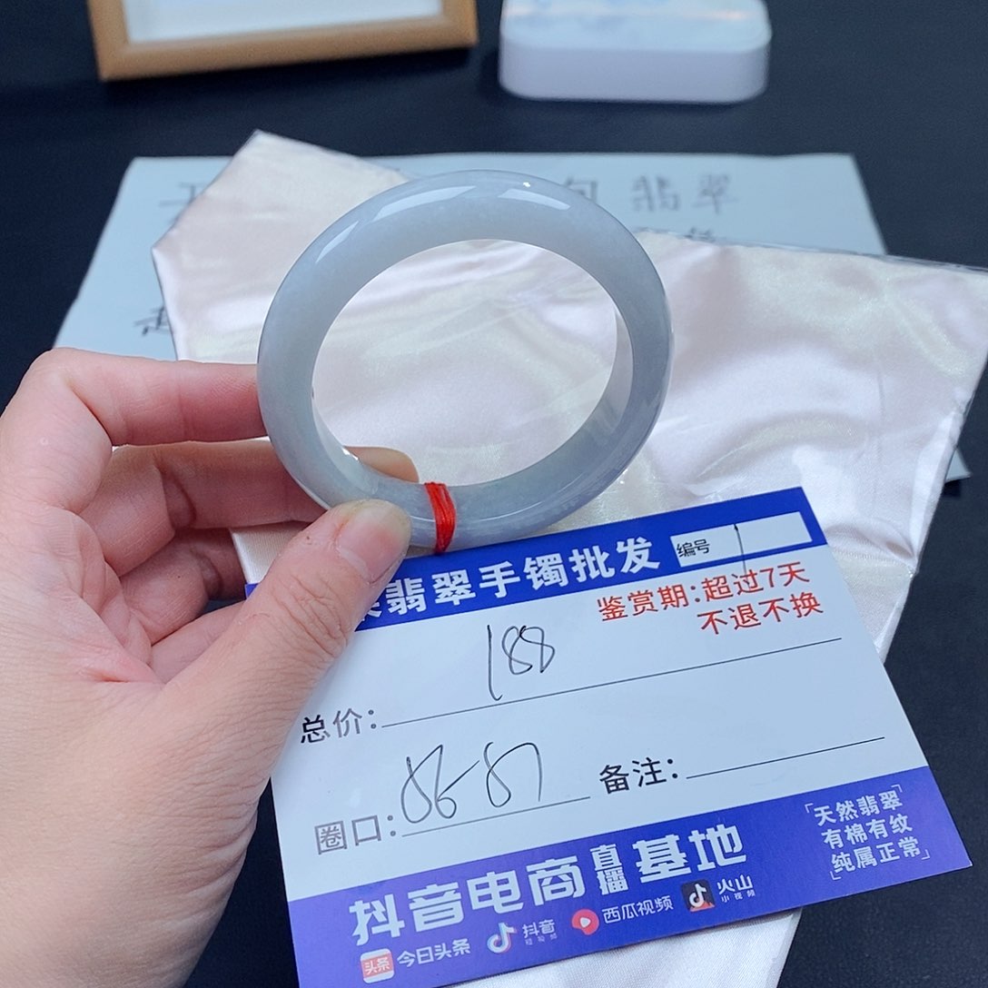 翡翠手镯未镶嵌百元手镯默认瑕疵