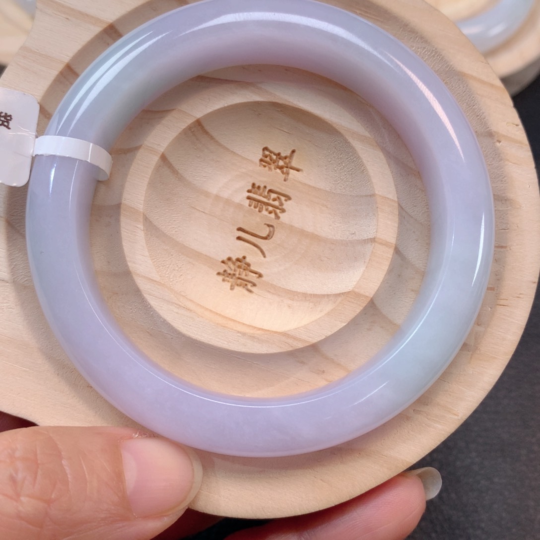 翡翠手镯未镶嵌圈口5657