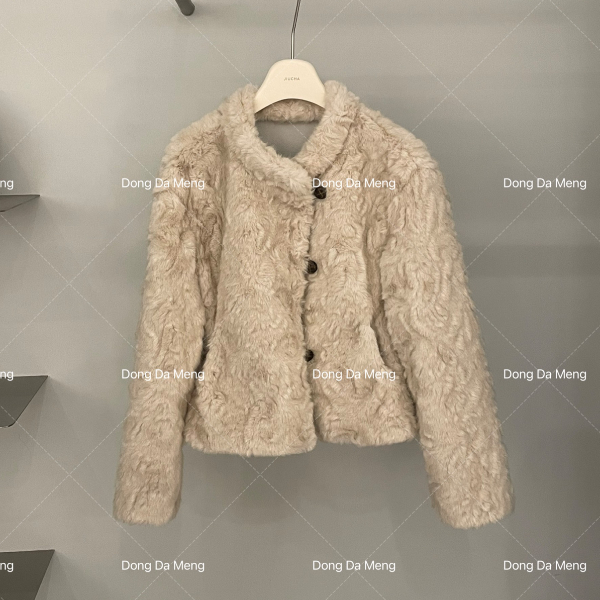 568高级感极简慵懒风毛毛短外套宽松显瘦立领一排扣