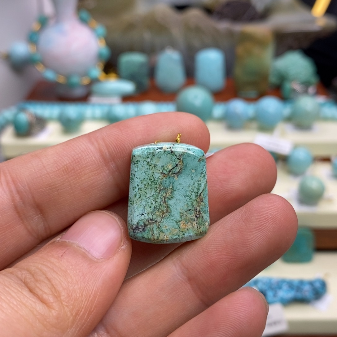 绿松石未镶嵌珠宝奇石