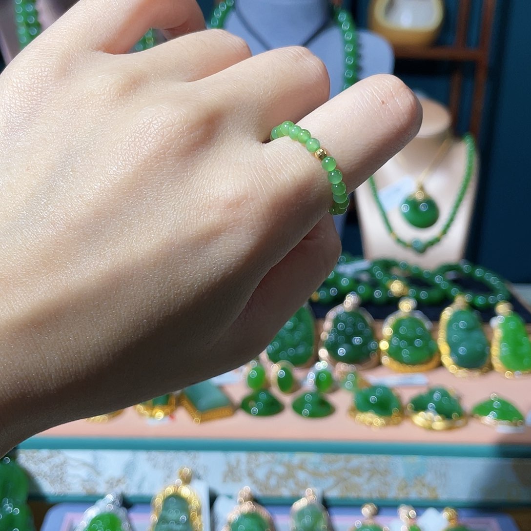 和田玉（碧玉）戒指未镶嵌