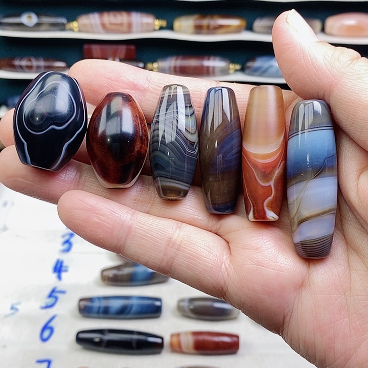 蓝***阁玛瑙/玉髓未镶嵌颈饰