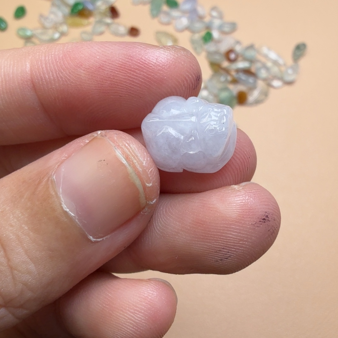 翡翠未镶嵌颈饰89