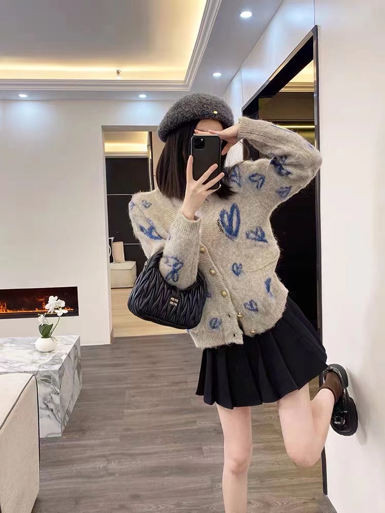 P2576开衫毛衣女宽松秋冬外穿2025新款爱心花慵懒风毛衣