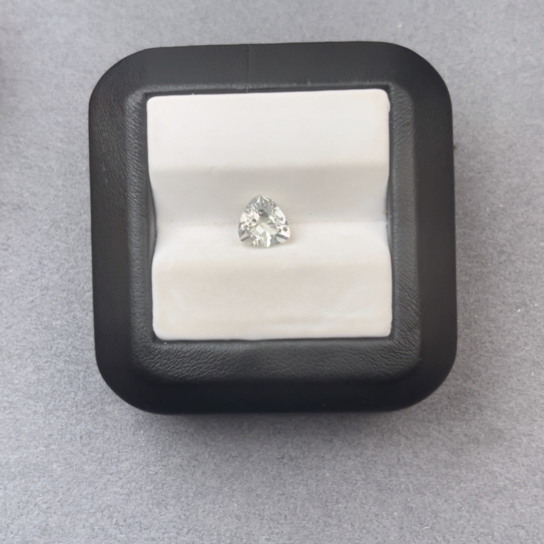 海蓝宝石裸石未镶嵌天然全净无瑕1.35CT