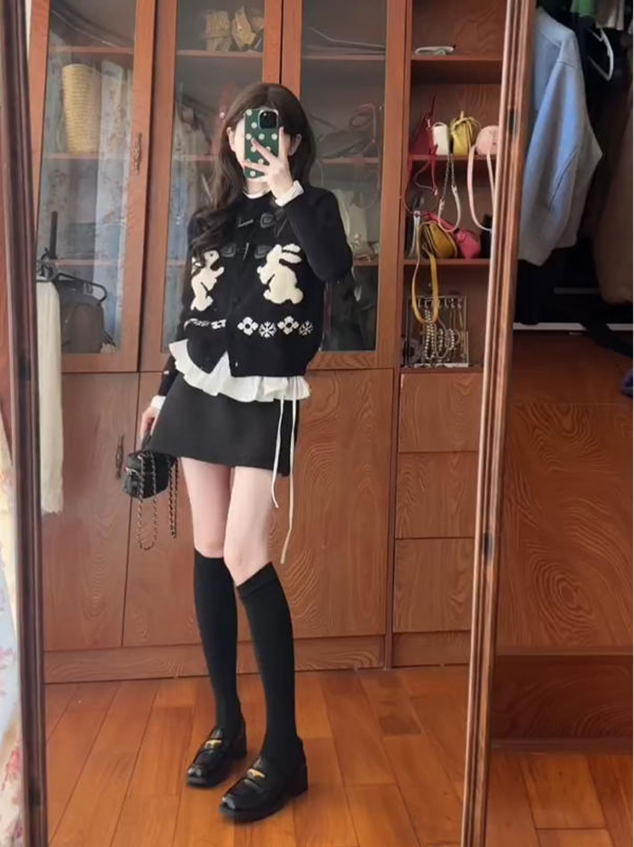 秋冬穿搭一整套女韩系氛围感牛角扣针织开衫打底衫半身裙三件套