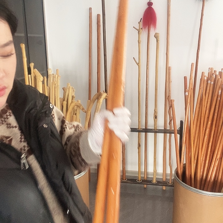 闻***一秦岭石山红荀子鞭杆